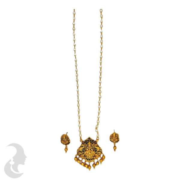 Lakshmi Design Pearl Pendant Necklace- Lakshmi Studs, Product Code: V-1482