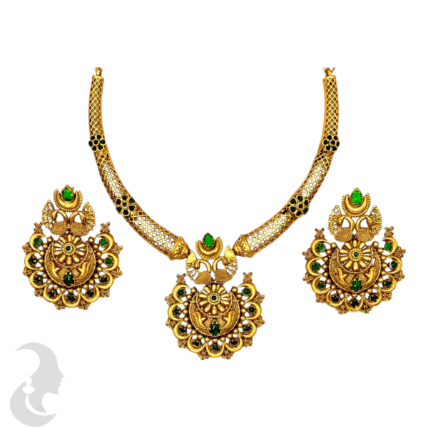 Short Necklace- Green Color Stones- Flower Design- Big Studs, Product Code: V-1550