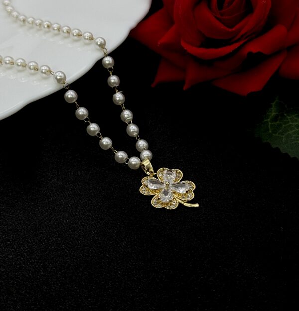 Stainless Steel Leaf Clover Pendent Pearl Chain Necklace, Product Code: D-5159