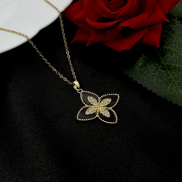 Stainless Steel Clover Pendent Chain Necklace, Product Code: D-5174