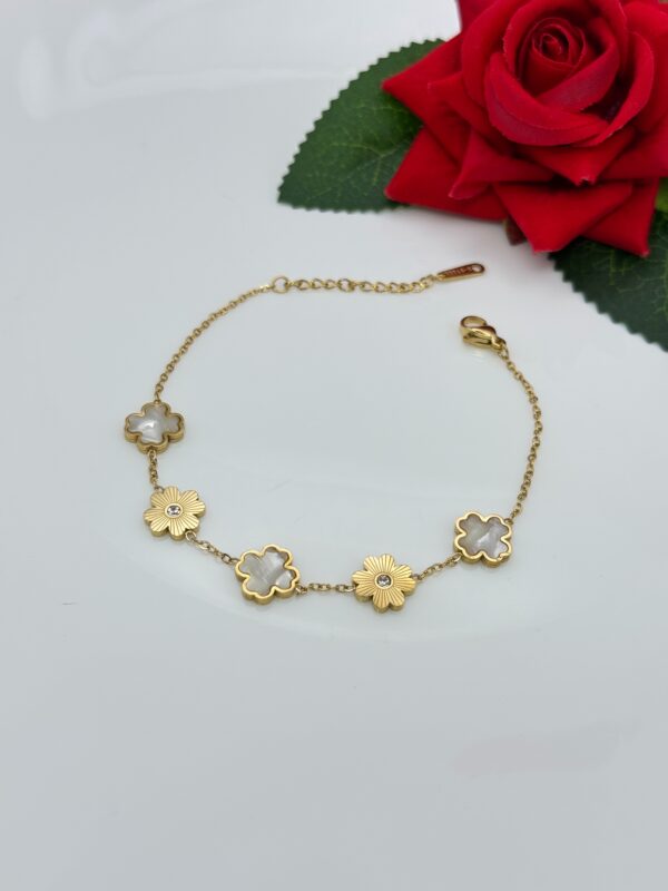 Stainless Steel Flower Link Bracelet- White Color, Product Code: D-5021