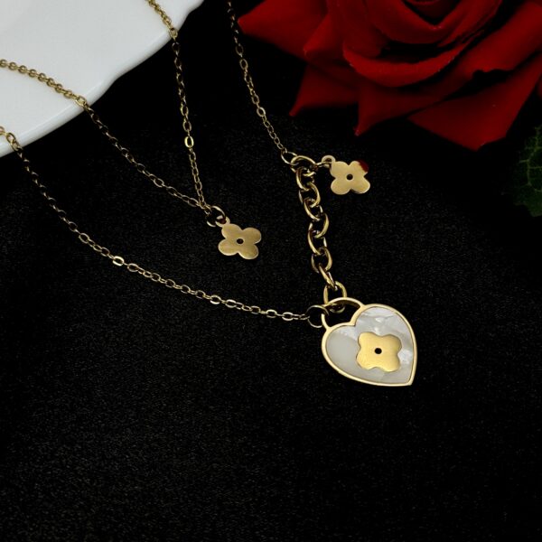 Stainless Steel White Shell Heart Haning Clover Necklace, Product Code: D-5222