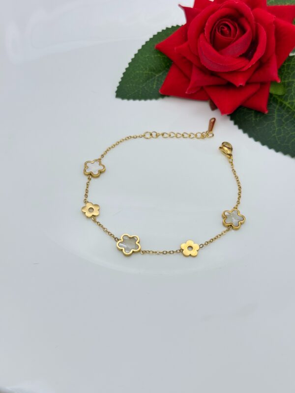 Stainless Steel Flower Link Bracelet- White Color, Product Code: D-5027