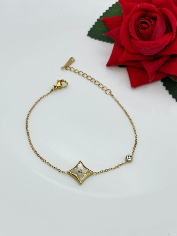 Stainless Steel Colourful Flower Bracelet- White Color, Product Code: D-5003