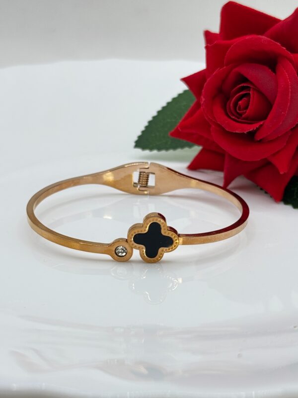 Stainless Steel Rosegold Plated Four Leaf Clover Kada, Product Code: D-5058