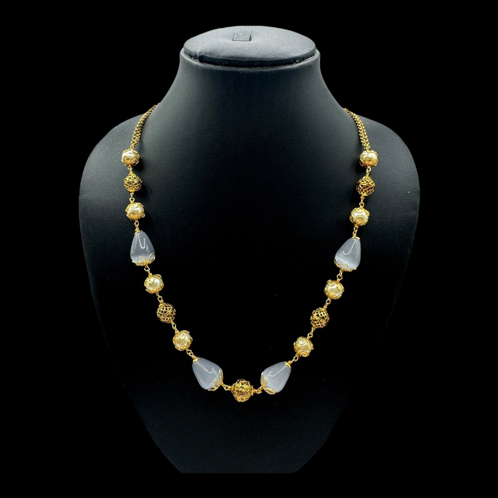 Beads Necklace- Pearl & White Color Beads, Product Code: V-3103